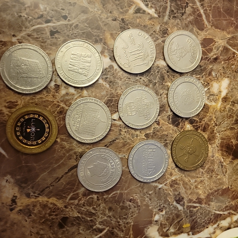 11 Vegas  gaming Tokens 79-92.